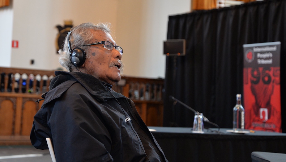 A man testifies at the International Peoples Tribunal 1965 at The Hague, November 2015/ IPT65